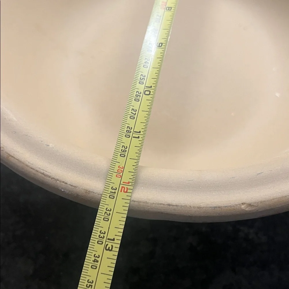 Stoneware baking bowl Pampered chef Can use inverted too as a roaster cover
